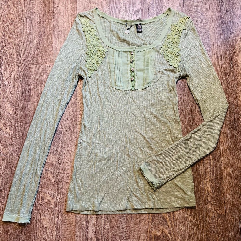 BKE Women’s Large Sage Green Thermal Henley Crochet Lace Boho Western Top - Picture 2 of 13